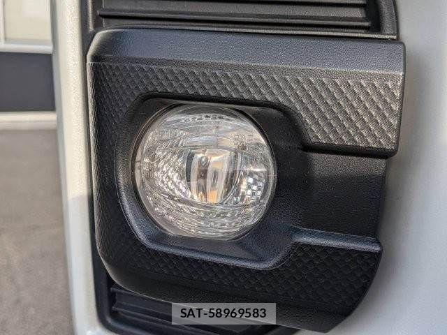 Toyota HIACE VAN 2023-09 8073948-28