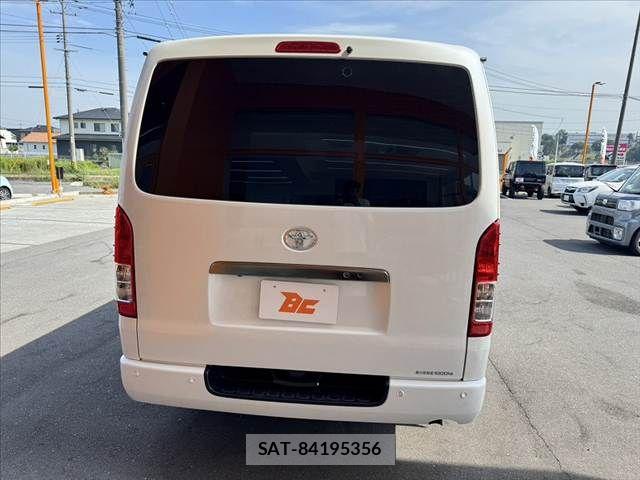Toyota HIACE VAN 2025-05 8073940-12