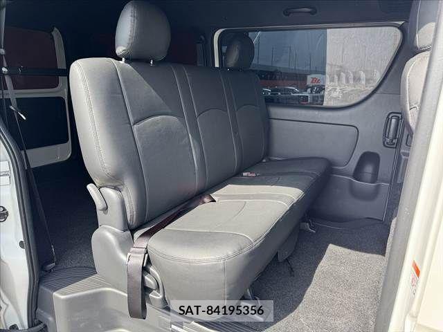 Toyota HIACE VAN 2025-05 8073940-16