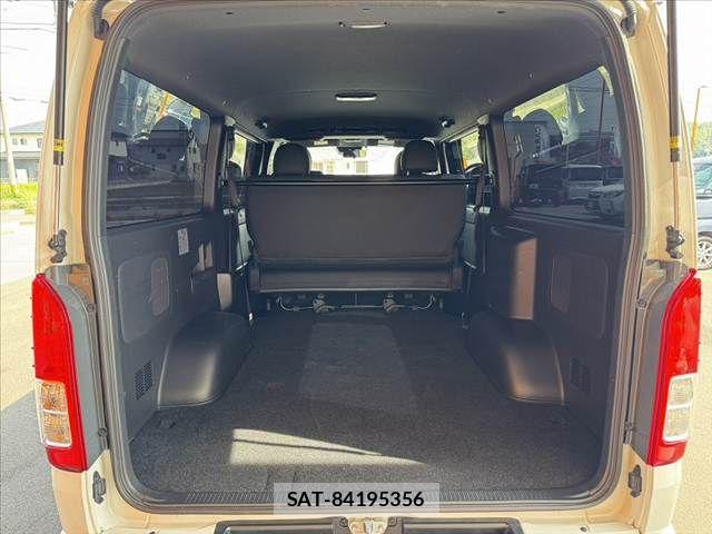 Toyota HIACE VAN 2025-05 8073940-20