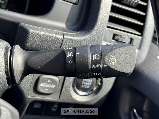 Toyota HIACE VAN 2025-05 8073940-28