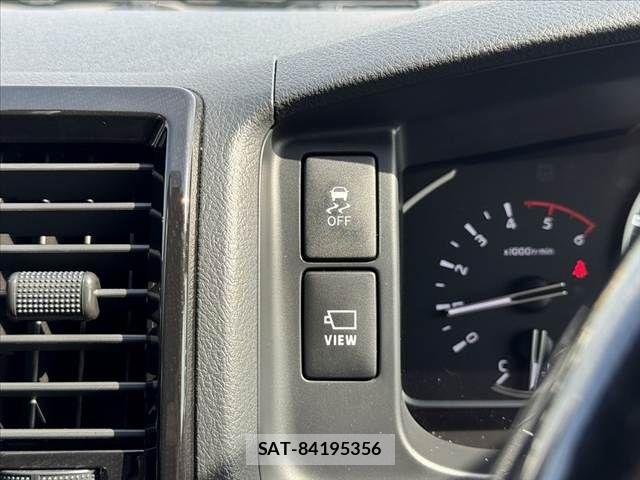 Toyota HIACE VAN 2025-05 8073940-6