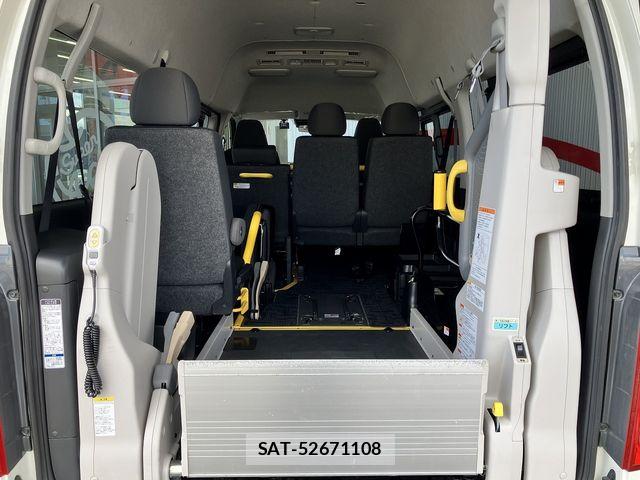 Toyota HIACE VAN 2021-06 8073938-9
