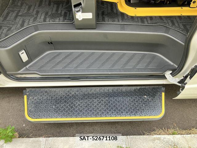 Toyota HIACE VAN 2021-06 8073938-10