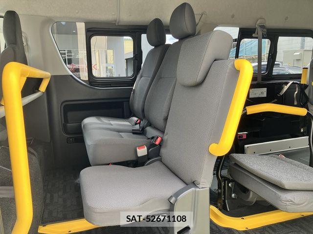 Toyota HIACE VAN 2021-06 8073938-12