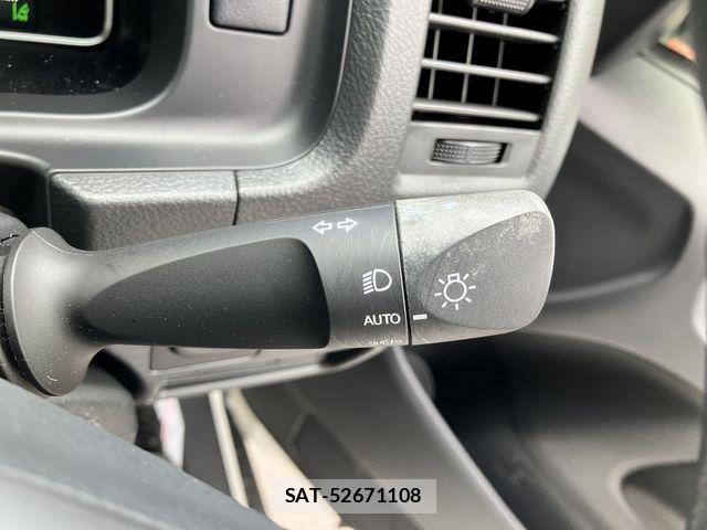 Toyota HIACE VAN 2021-06 8073938-18