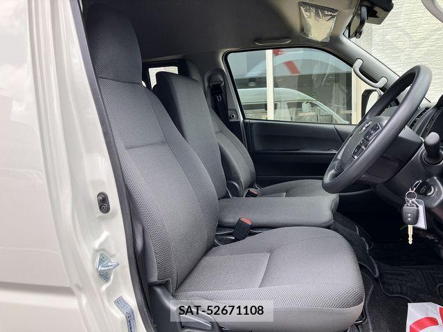 Toyota HIACE VAN 2021-06 8073938-26
