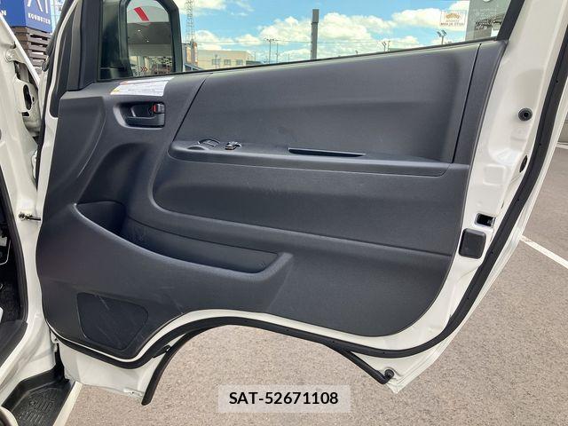 Toyota HIACE VAN 2021-06 8073938-28