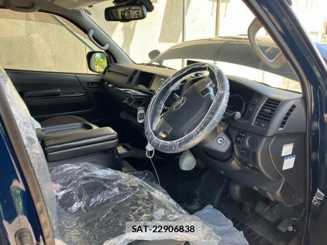 Toyota HIACE VAN 2019-12 8099505-17