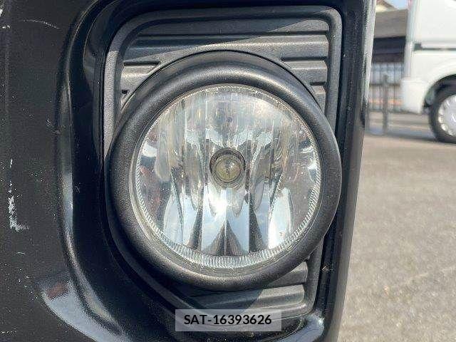 Toyota HIACE VAN 2018-02 8099502-23