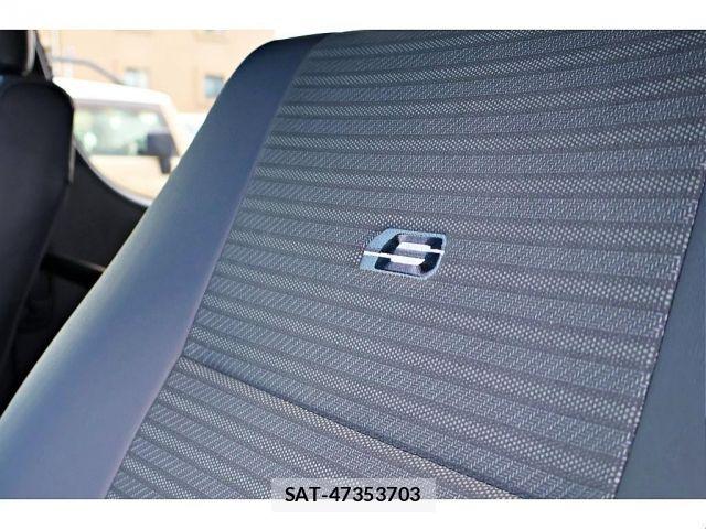 Toyota HIACE VAN 2025-01 8099468-3