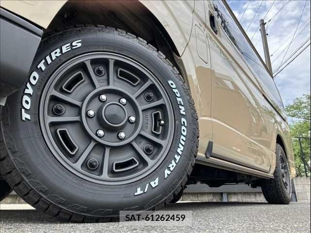 Toyota HIACE VAN 2024-06 8099471-13