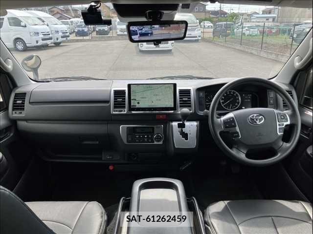 Toyota HIACE VAN 2024-06 8099471-14