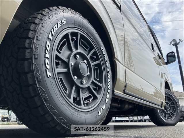 Toyota HIACE VAN 2024-06 8099471-23