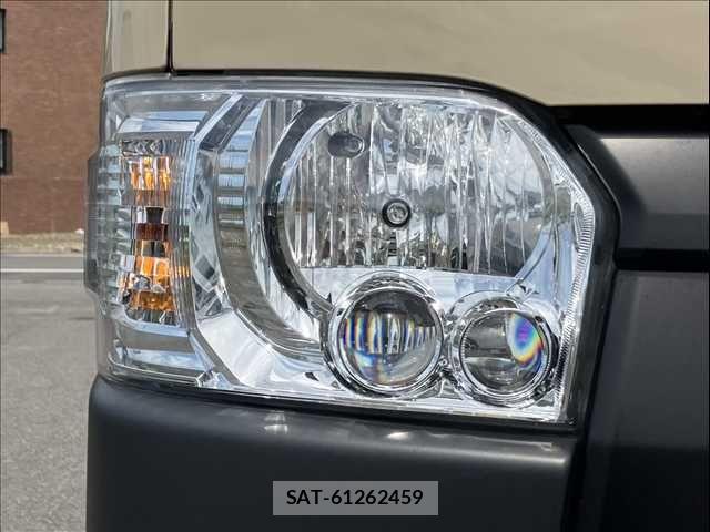 Toyota HIACE VAN 2024-06 8099471-26