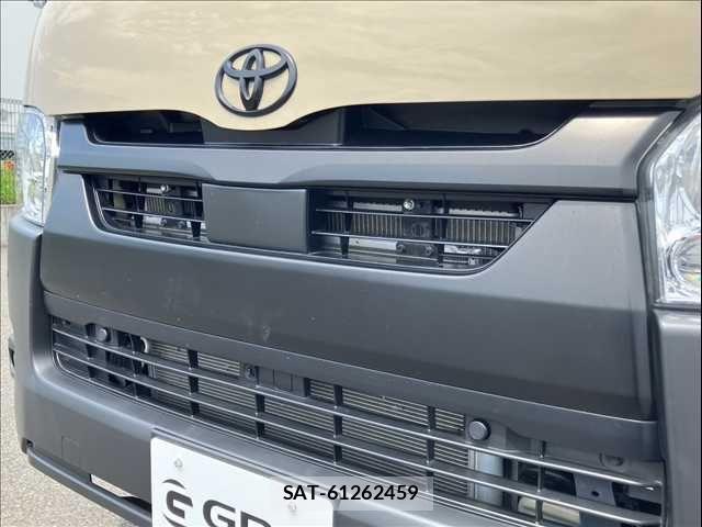 Toyota HIACE VAN 2024-06 8099471-28