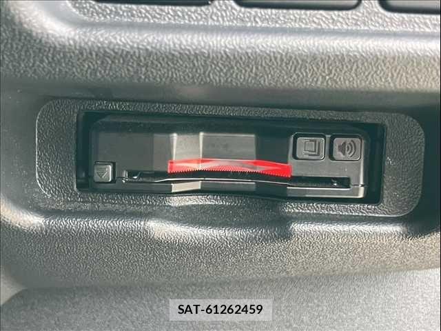 Toyota HIACE VAN 2024-06 8099471-3