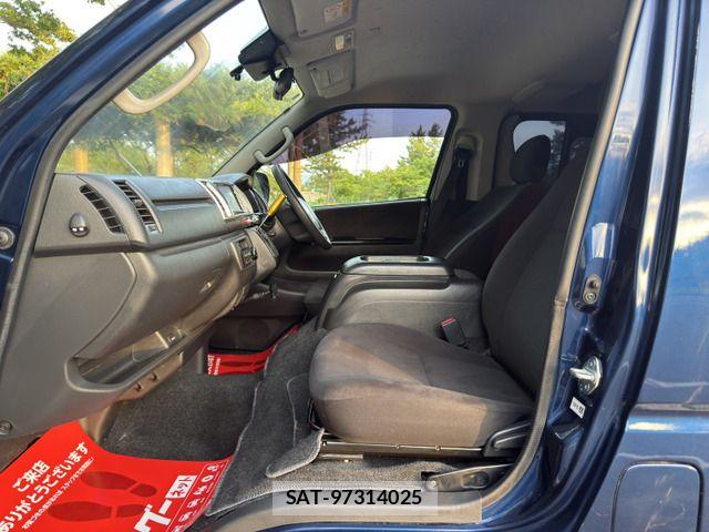Toyota HIACE VAN 2018-01 8099497-9
