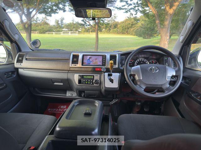 Toyota HIACE VAN 2018-01 8099497-11