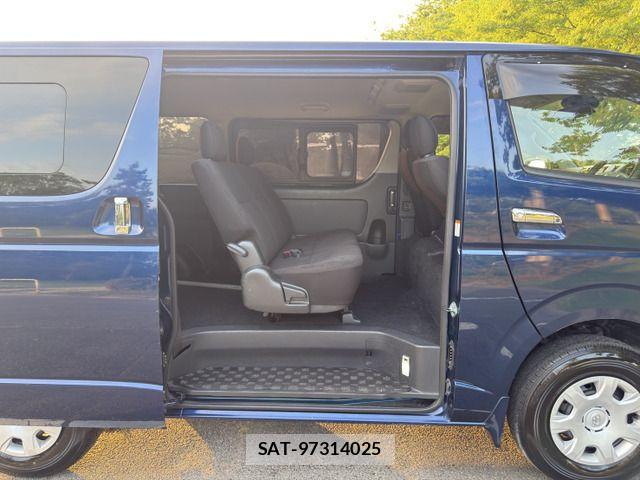 Toyota HIACE VAN 2018-01 8099497-15