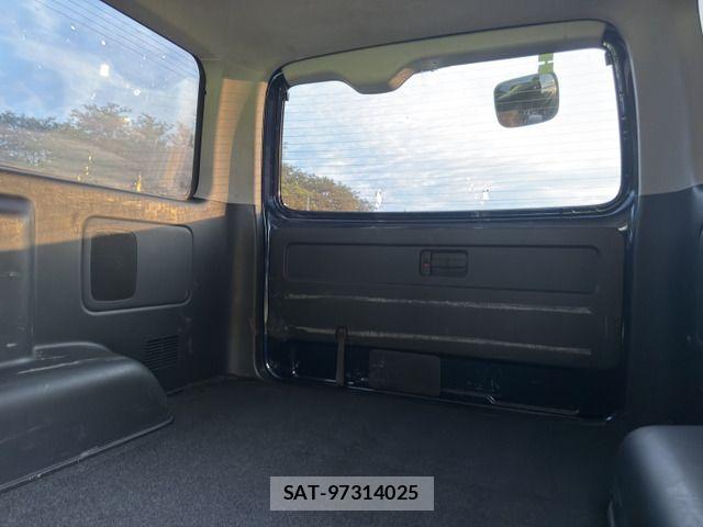 Toyota HIACE VAN 2018-01 8099497-18