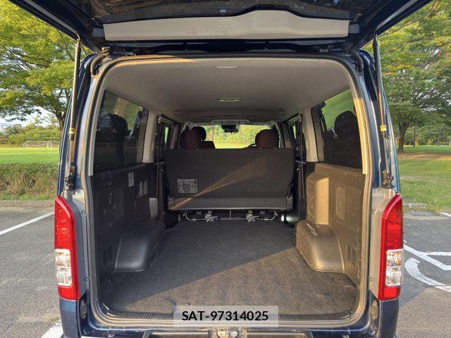 Toyota HIACE VAN 2018-01 8099497-19