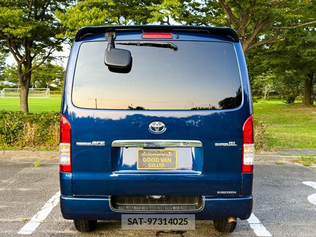 Toyota HIACE VAN 2018-01 8099497-7