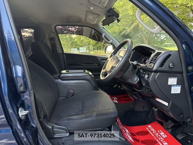 Toyota HIACE VAN 2018-01 8099497-8