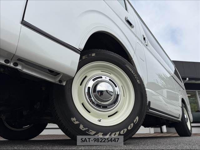 Toyota HIACE VAN 2021-01 8099473-9