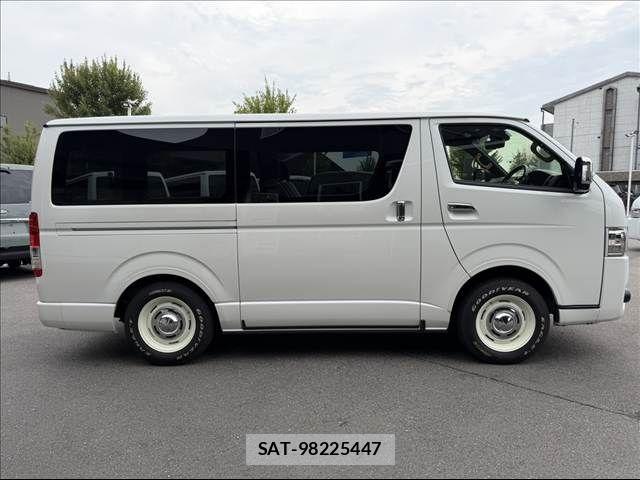 Toyota HIACE VAN 2021-01 8099473-12