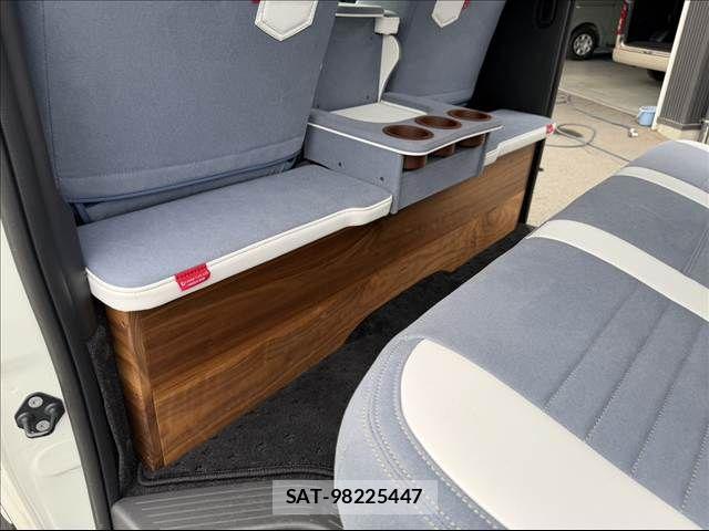 Toyota HIACE VAN 2021-01 8099473-18