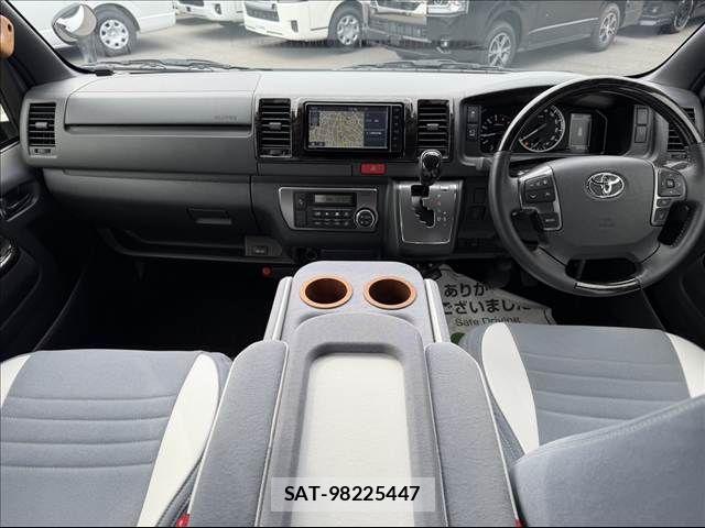 Toyota HIACE VAN 2021-01 8099473-3