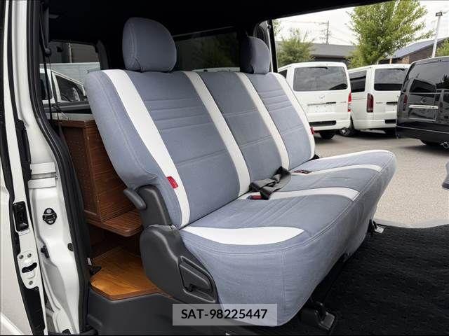 Toyota HIACE VAN 2021-01 8099473-7