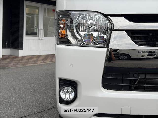 Toyota HIACE VAN 2021-01 8099473-8