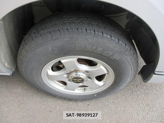 Toyota HIACE VAN 2020-04 8099501-12