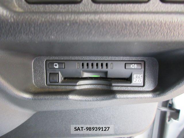 Toyota HIACE VAN 2020-04 8099501-4