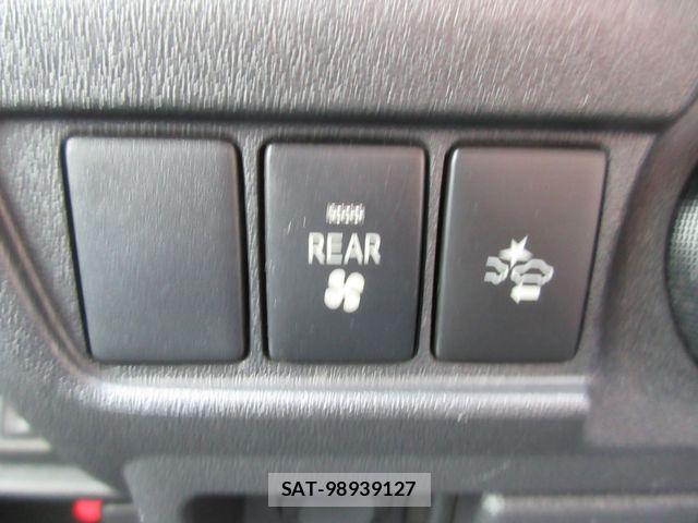 Toyota HIACE VAN 2020-04 8099501-7