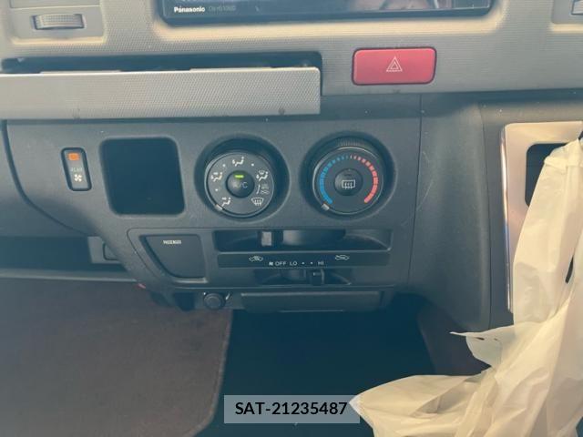 Toyota HIACE VAN 2013-06 8099504-12
