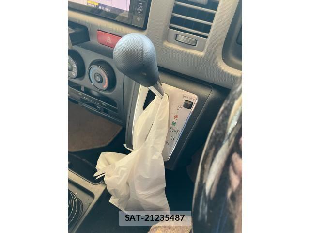 Toyota HIACE VAN 2013-06 8099504-13