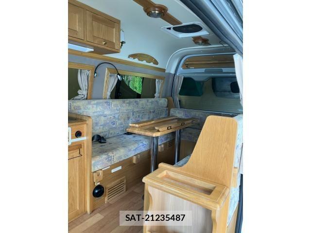 Toyota HIACE VAN 2013-06 8099504-15