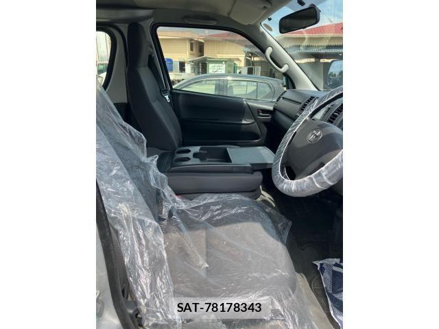 Toyota HIACE VAN 2016-07 8099507-17