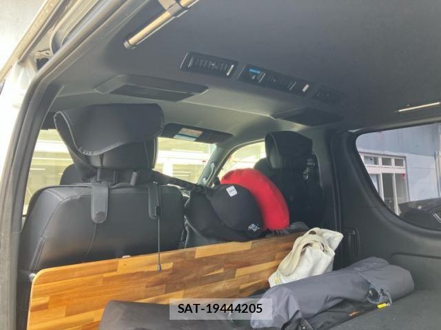 Toyota HIACE VAN 2021-03 8099494-13