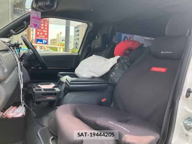 Toyota HIACE VAN 2021-03 8099494-14