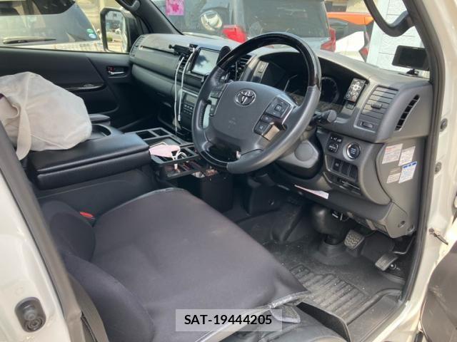 Toyota HIACE VAN 2021-03 8099494-15