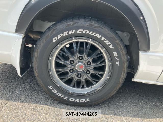 Toyota HIACE VAN 2021-03 8099494-6