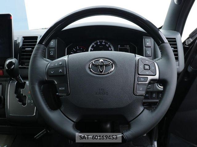 Toyota HIACE VAN 2026-01 8099467-16