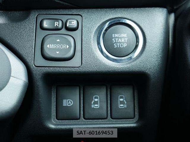 Toyota HIACE VAN 2026-01 8099467-17