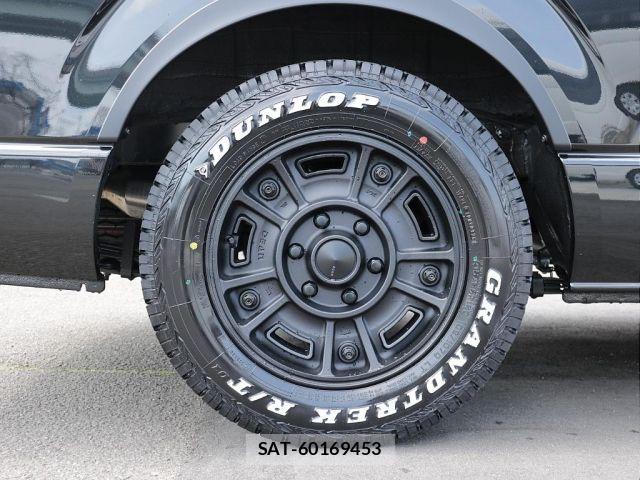 Toyota HIACE VAN 2026-01 8099467-19
