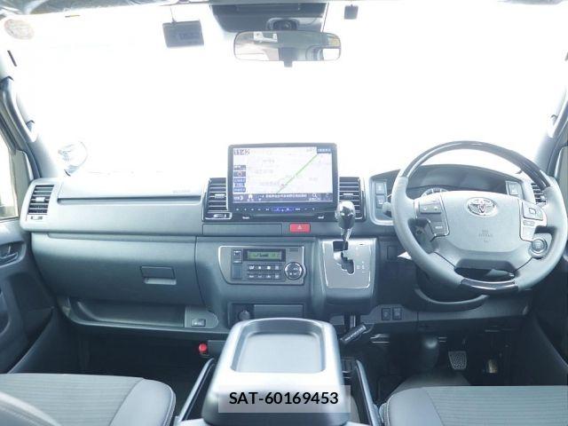 Toyota HIACE VAN 2026-01 8099467-2