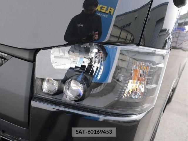 Toyota HIACE VAN 2026-01 8099467-8